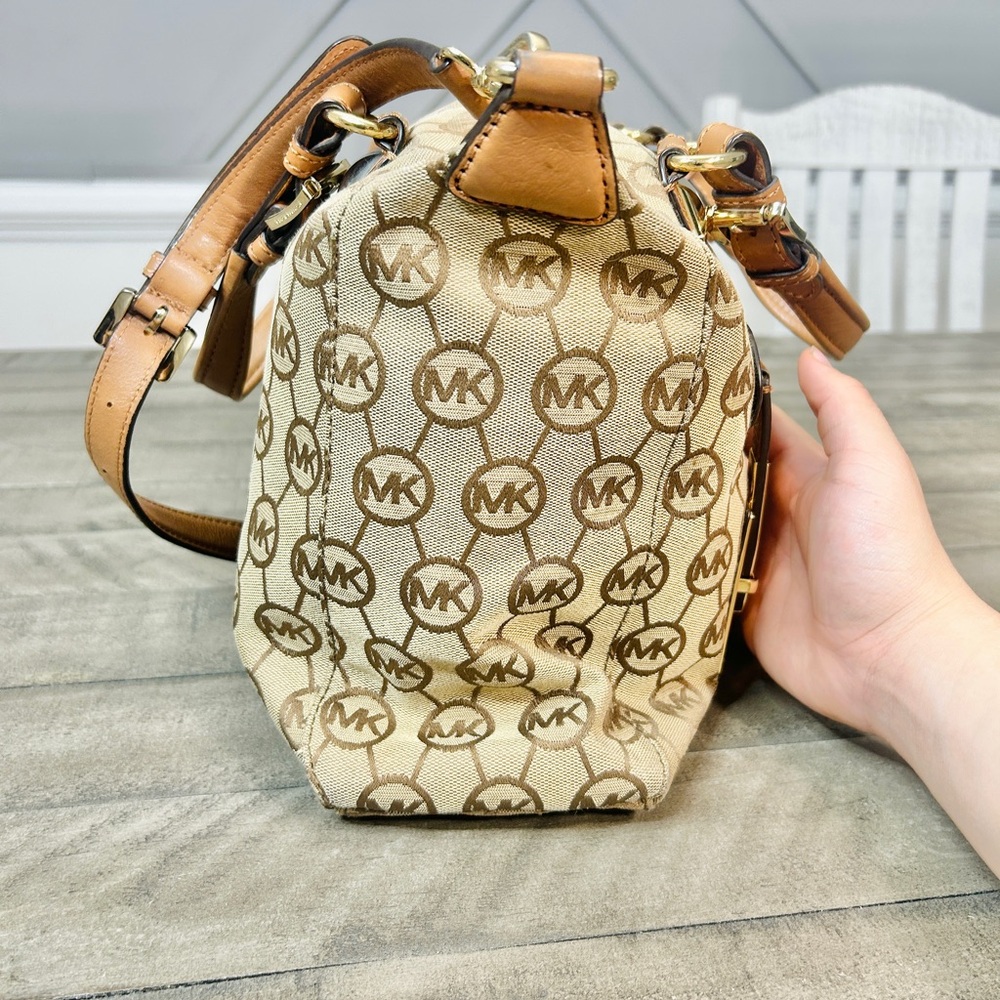 Michael Kors Calista Monogram Logo MK Women’s Handbag Crossbody Bag - Picture 4 of 8